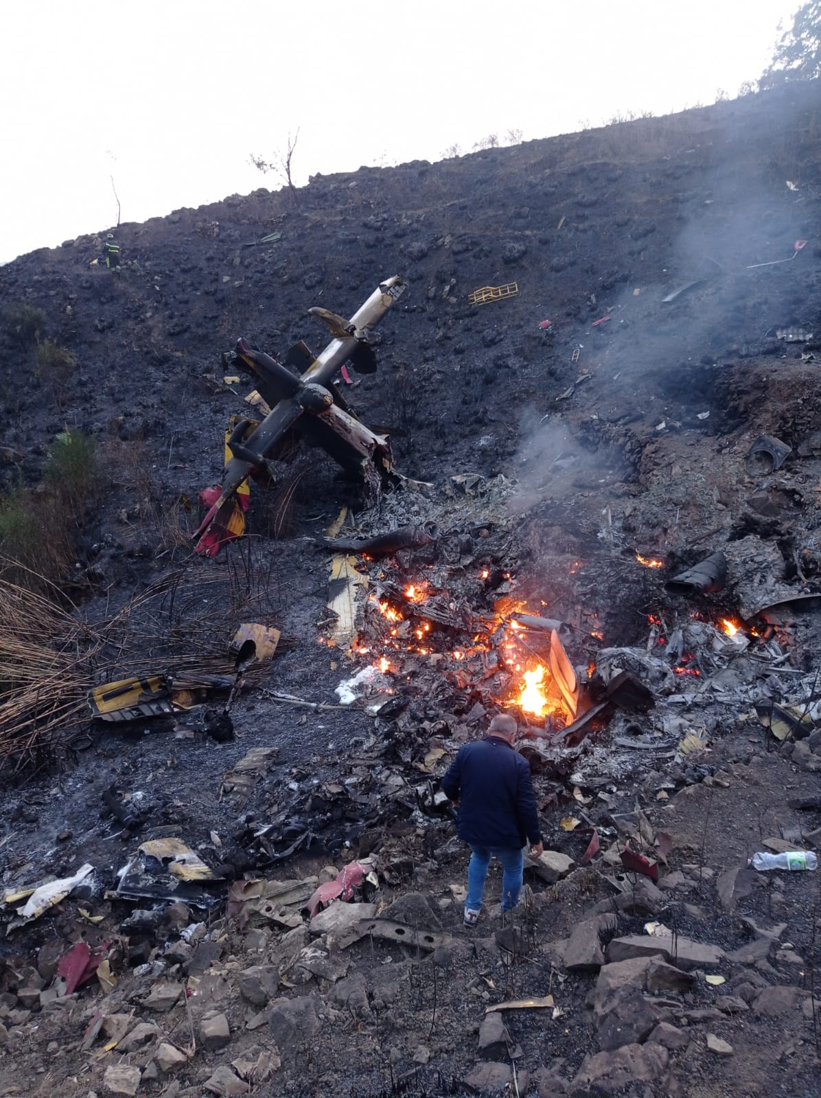 Canadair precipitato sull’Etna: trovati i resti dei due piloti dopo ore di ricerche