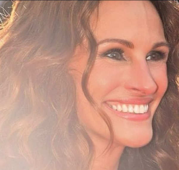 Incassi al cinema, la coppia Clooney-Roberts subito in testa con “Ticket to Paradise”