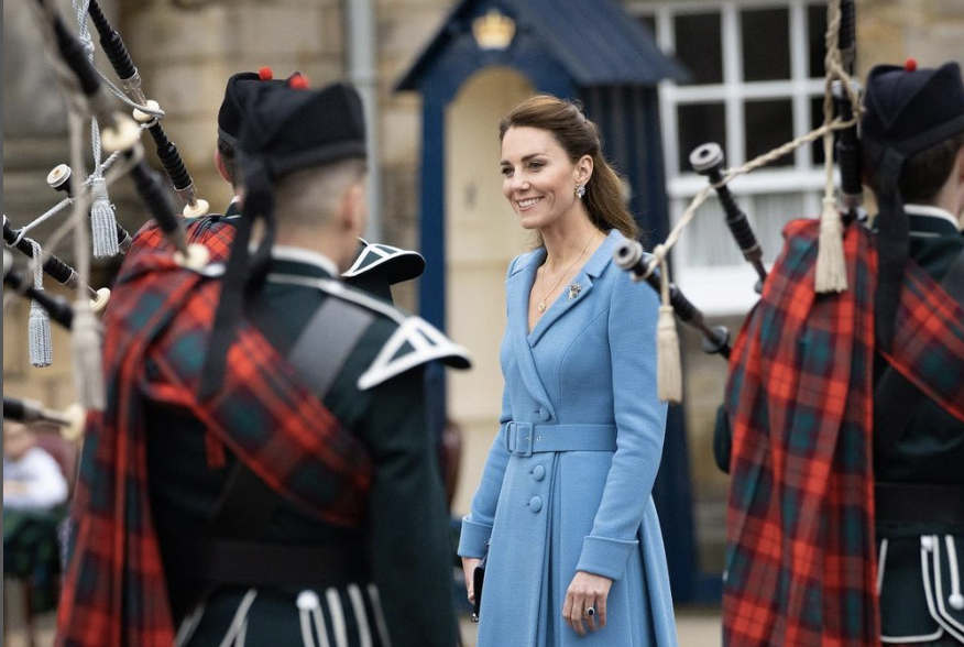 Kate Middleton, quarto figlio come la regina Elisabetta: “Ha convinto il principe William”