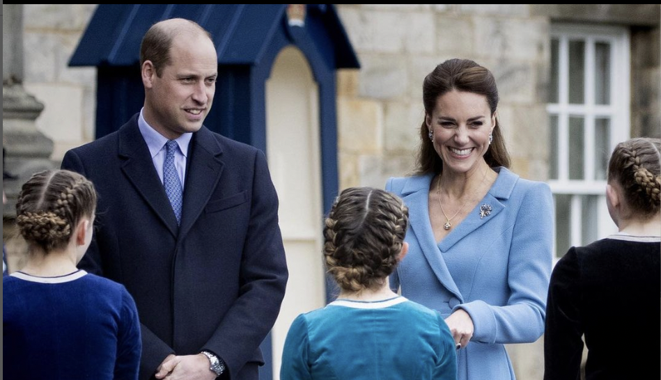 Kate Middleton, quarto figlio come la regina Elisabetta: “Ha convinto il principe William”