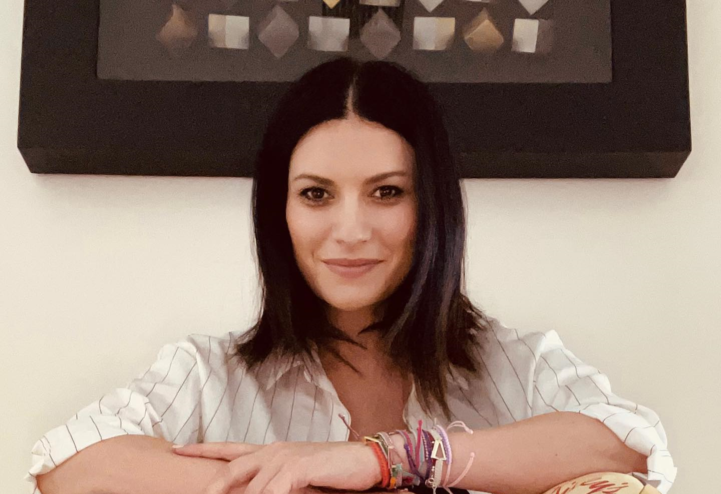Laura Pausini festeggia la prima comunione della figlia Paola, sui social gli scatti più belli