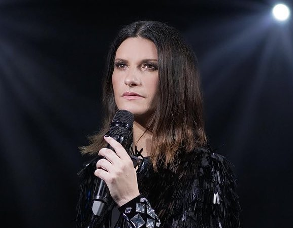 Laura Pausini festeggia la prima comunione della figlia Paola, sui social gli scatti più belli Laura Pausini festeggia la prima comunione della figlia Paola, sui social gli scatti più belli
