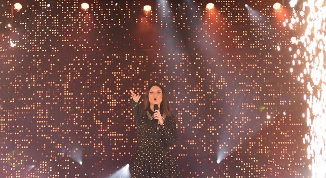 Laura Pausini festeggia la prima comunione della figlia Paola, sui social gli scatti più belli Laura Pausini festeggia la prima comunione della figlia Paola, sui social gli scatti più belli