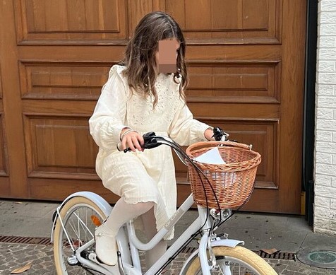 Laura Pausini festeggia la prima comunione della figlia Paola, sui social gli scatti più belli Laura Pausini festeggia la prima comunione della figlia Paola, sui social gli scatti più belli