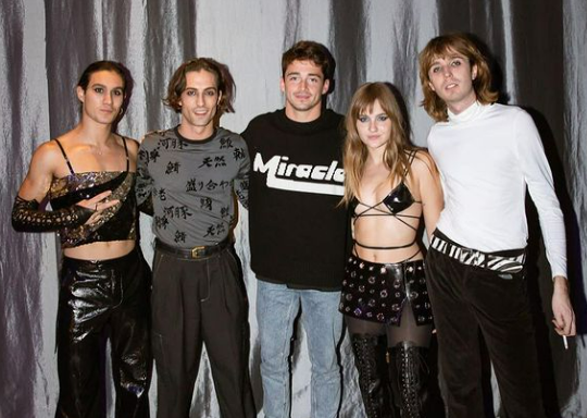 Maneskin, la fila infinita e il delirio per il concerto a Città del Messico – Video