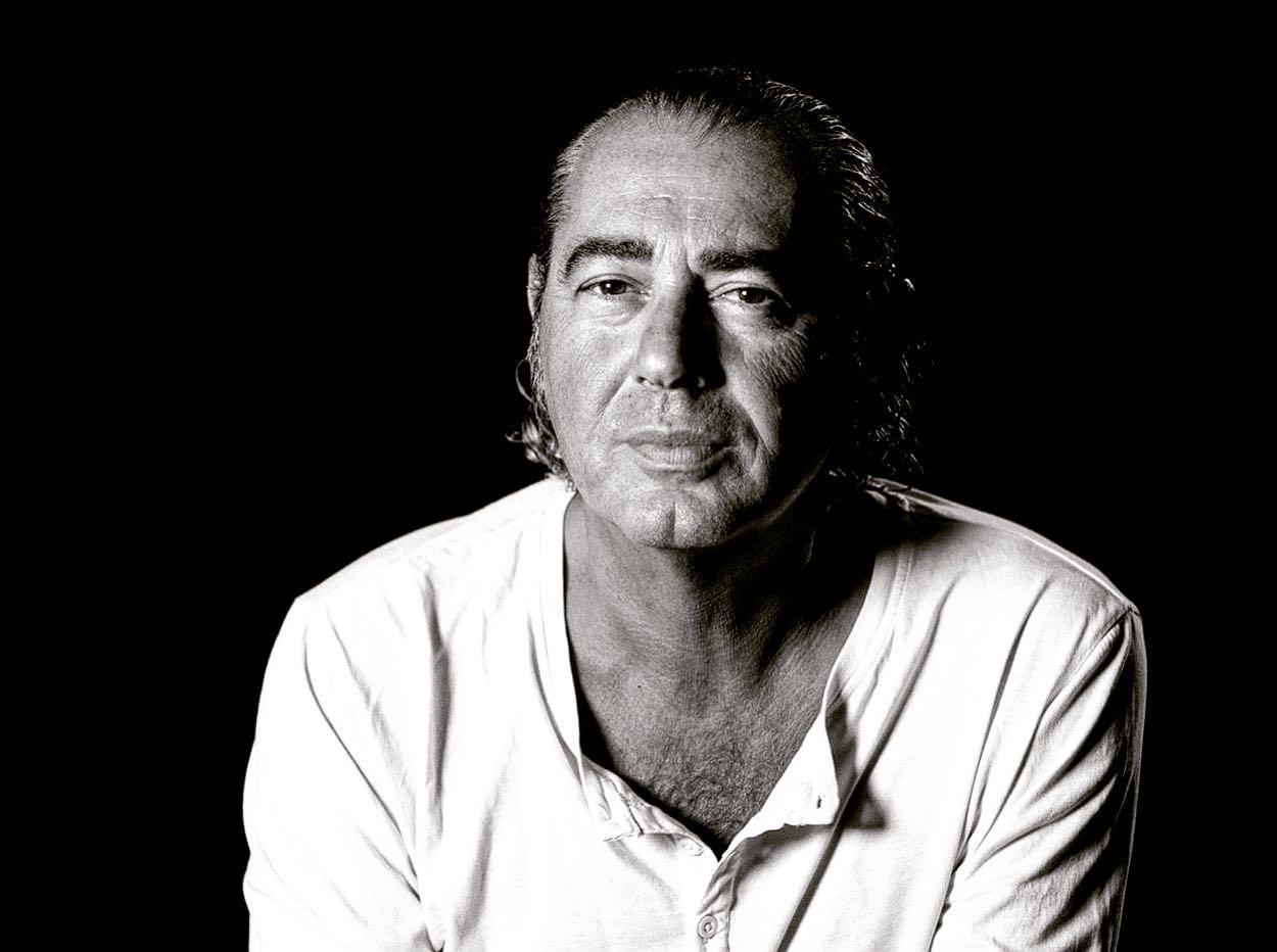 Da Farfallina a Mare Mare, Luca Carboni compie 60 anni: cantautore bolognese doc