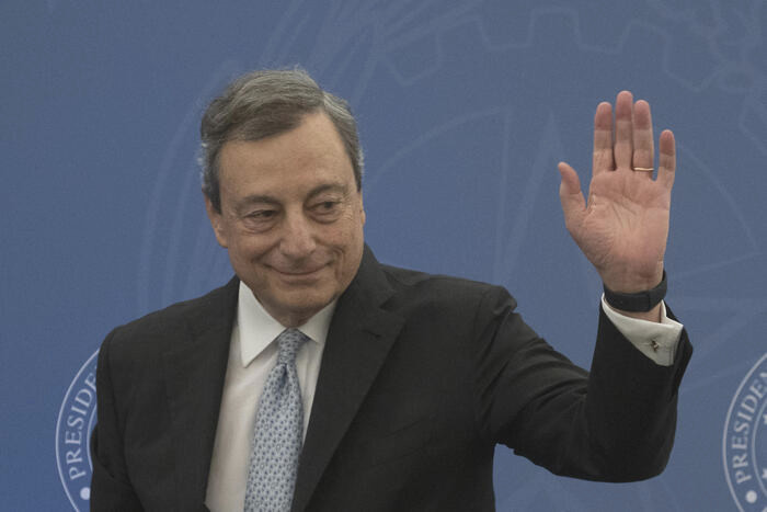 “Esperienza straordinaria”, Mario Draghi saluta e se ne va