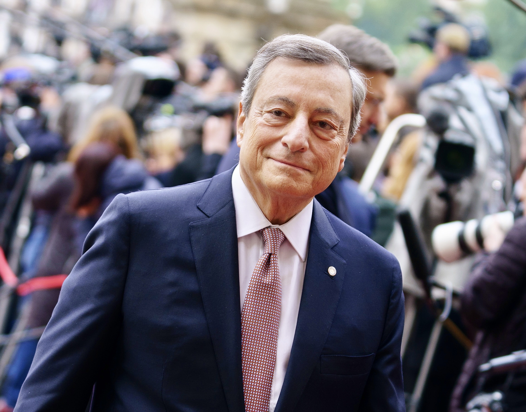 Per Draghi l’ultimo Cdm da premier, il messaggio ai ministri: “Siate orgogliosi”