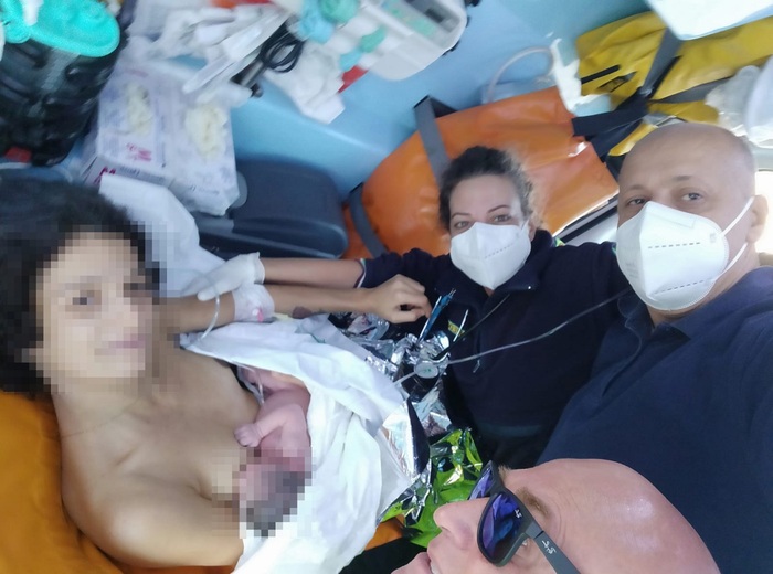 Ficarazzi, bimbo nasce in ambulanza del 118: il piccolo Friedrich sta bene