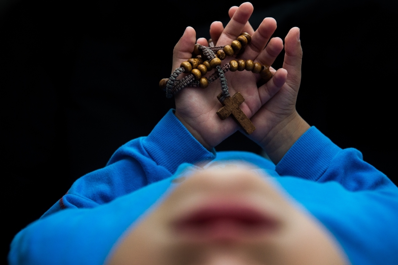 Pedofilia, inchiesta in Gran Bretagna: testimonianze di 6.200 vittime. Coinvolti uomini della Chiesa e della politica