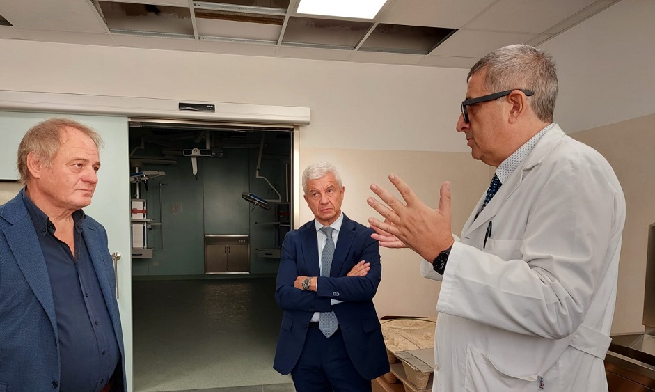 Sanità. Cracolici visita con il rettore Midiri i padiglioni del Policlinico di Palermo “in attesa di consegna”. Le foto