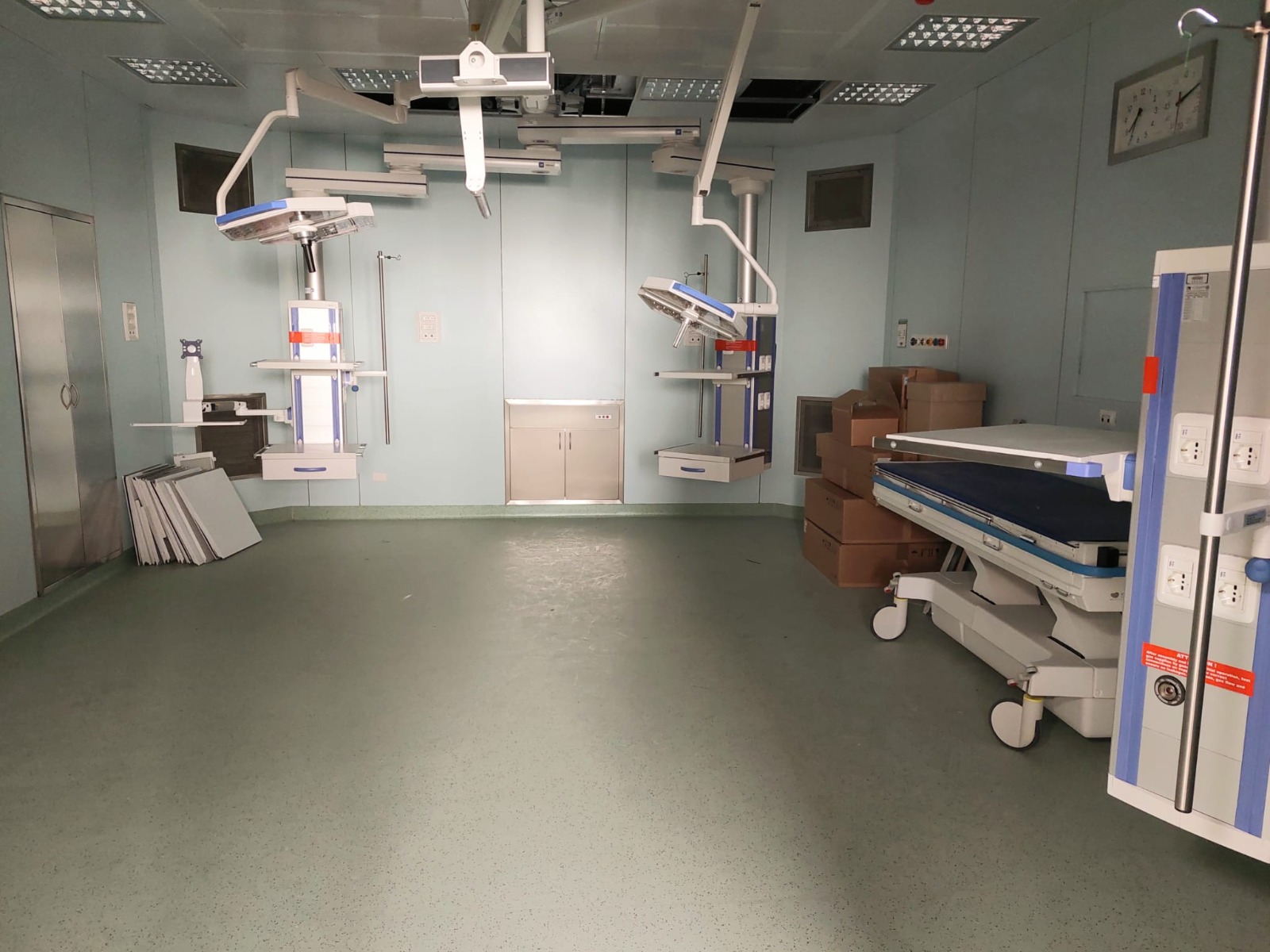 Sanità. Cracolici visita con il rettore Midiri i padiglioni del Policlinico di Palermo “in attesa di consegna”. Le foto