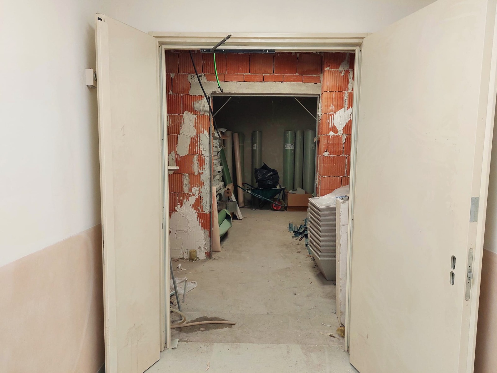 Sanità. Cracolici visita con il rettore Midiri i padiglioni del Policlinico di Palermo “in attesa di consegna”. Le foto