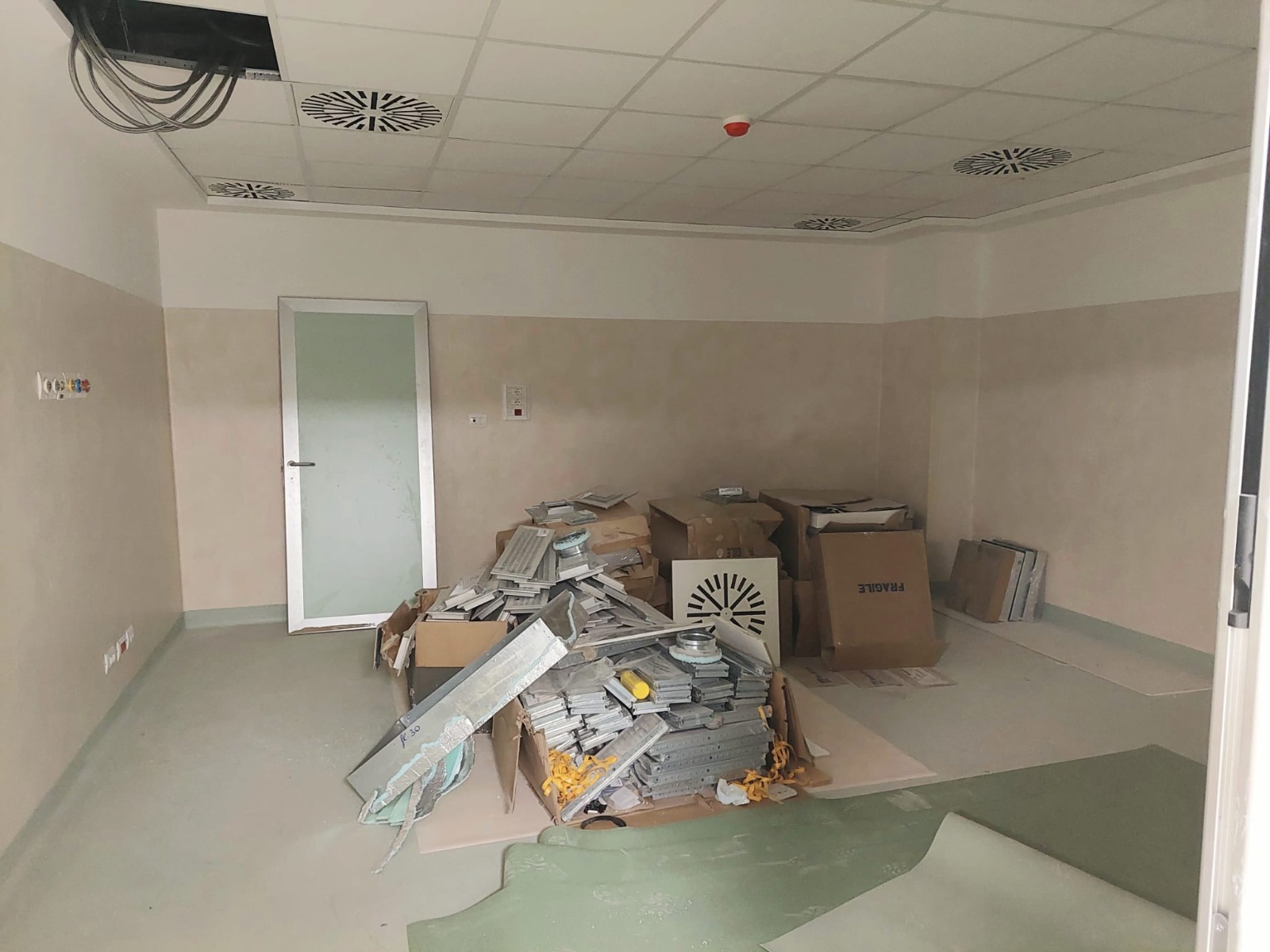 Sanità. Cracolici visita con il rettore Midiri i padiglioni del Policlinico di Palermo “in attesa di consegna”. Le foto