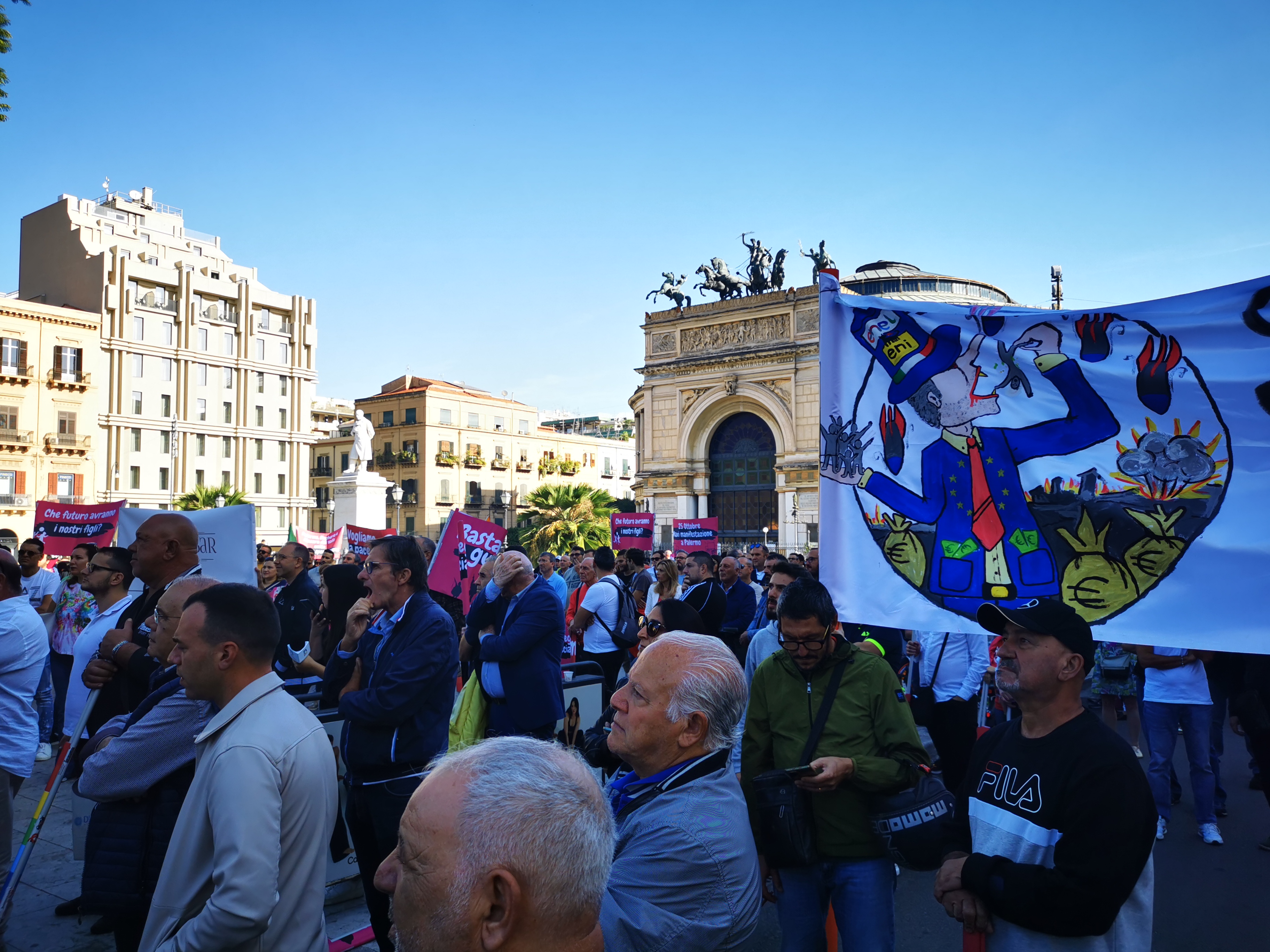 Imprese in ginocchio, il video della protesta a Palermo: “A rischio migliaia di posti di lavoro”