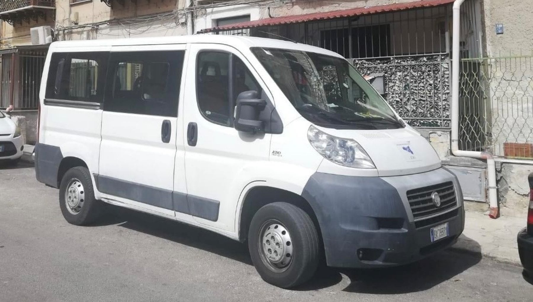 A Palermo rubato bus per bimbi disabili, l’appello: aiutateci ad acquistarne uno nuovo