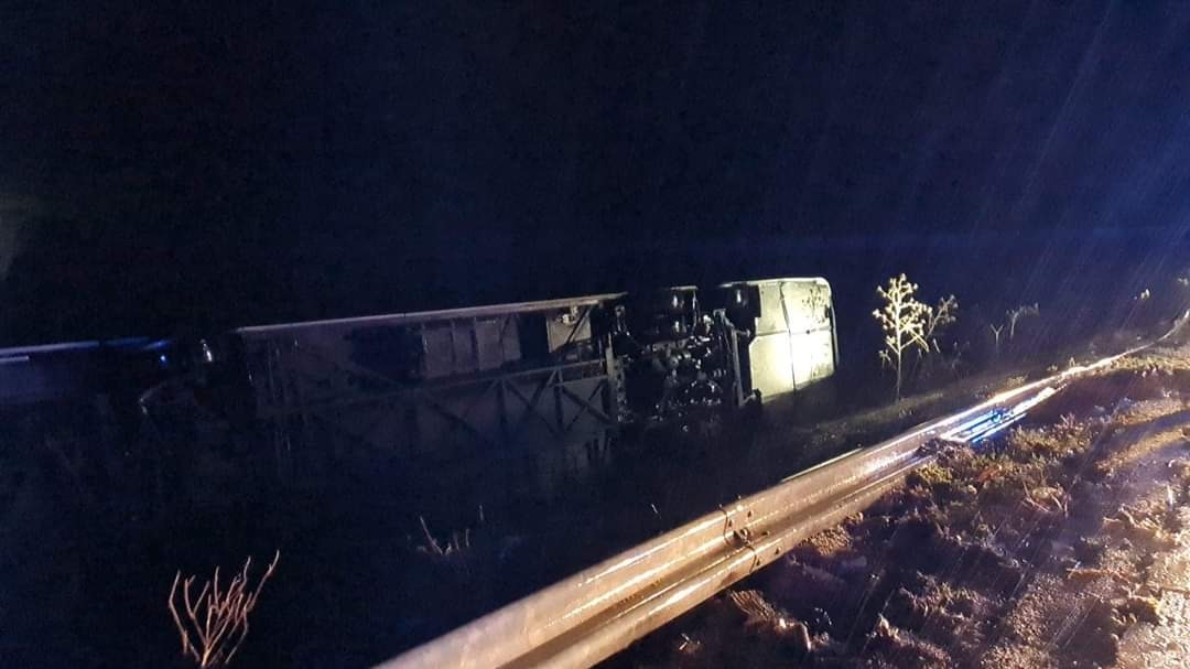 Galleria foto 'Maltempo, il pullman travolto da una tromba d’aria: i feriti sono 5 siciliani e un’ucraina' - foto 3