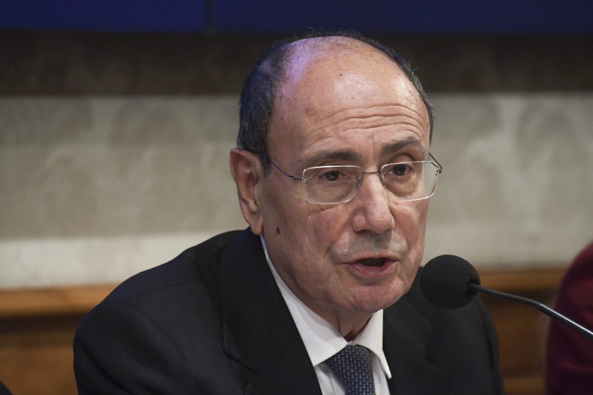 “Non ci sono più posti in aereo”, il governatore Schifani rientrerà a Palermo in nave