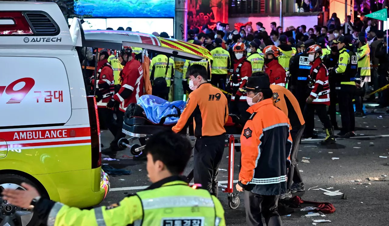Seul, morti e feriti per calca durante una festa per Halloween (video)