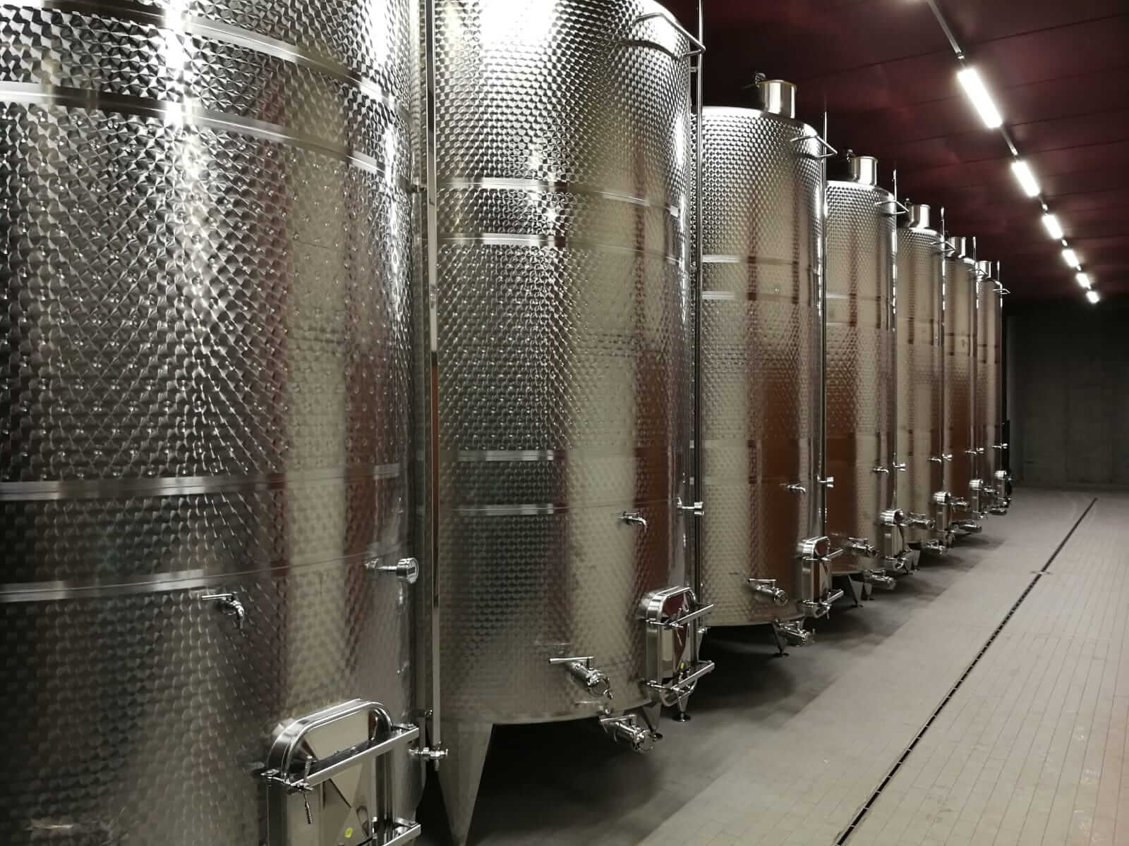 Attentato vinicolo a Palma di Montechiaro: svuotati silos di un’azienda