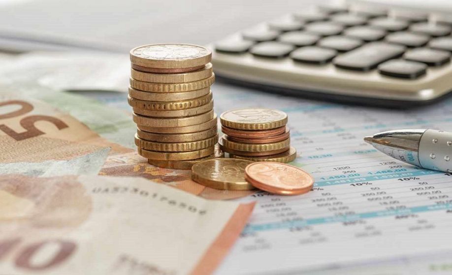 Bonus 150 euro, la domanda entro il 31 gennaio 2023: chi deve presentarla online
