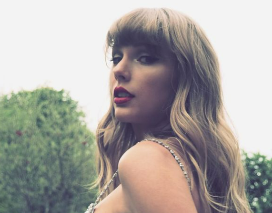 Record per Taylor Swift, l’album “Midnights” il più ascoltato di sempre in un solo giorno