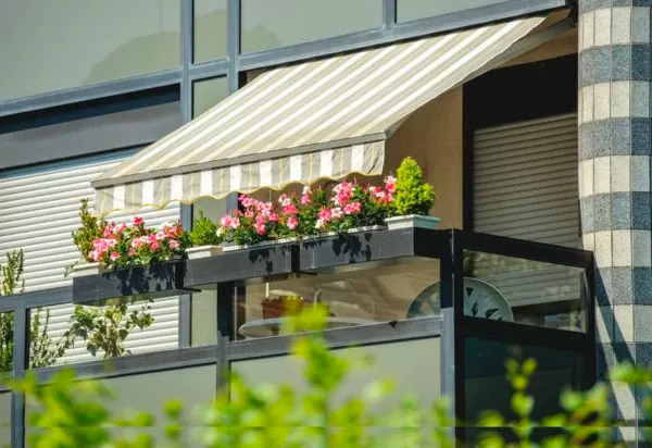 La tenda retrattile nel condominio