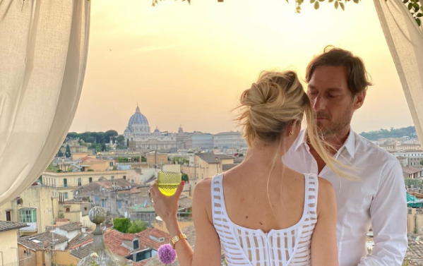 Totti e Ilary, ecco il primo atto del giudice nella guerra per borse e Rolex