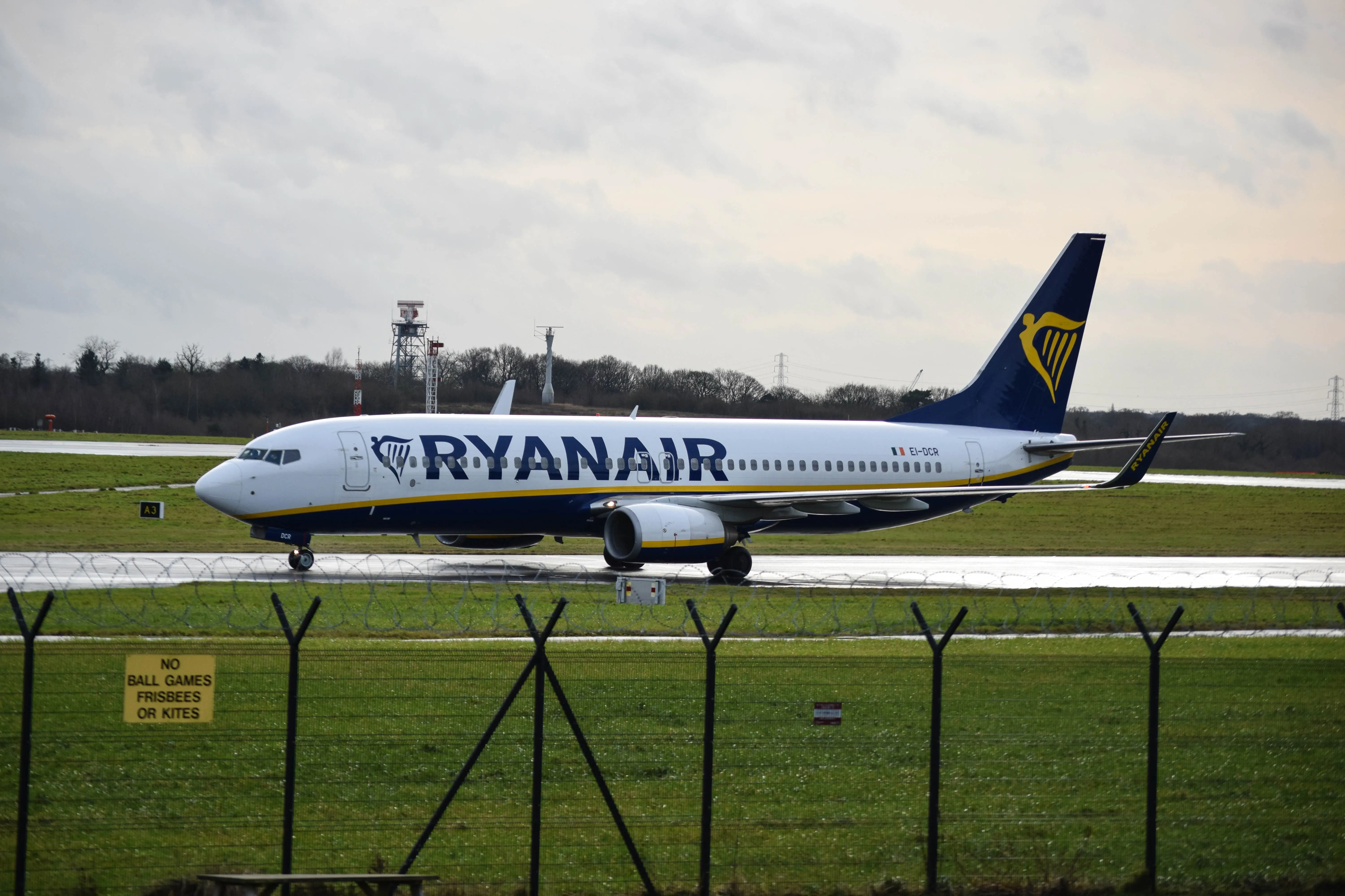 Black friday, voli Ryanair e Wizz Air, le occasioni migliori: date, prezzi e destinazioni