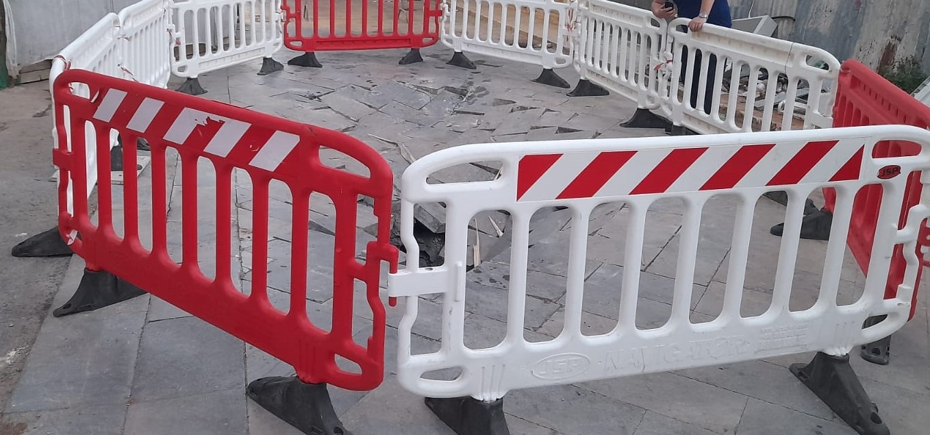 Bagheria, autopompa di calcestruzzo crea voragine: strada transennata