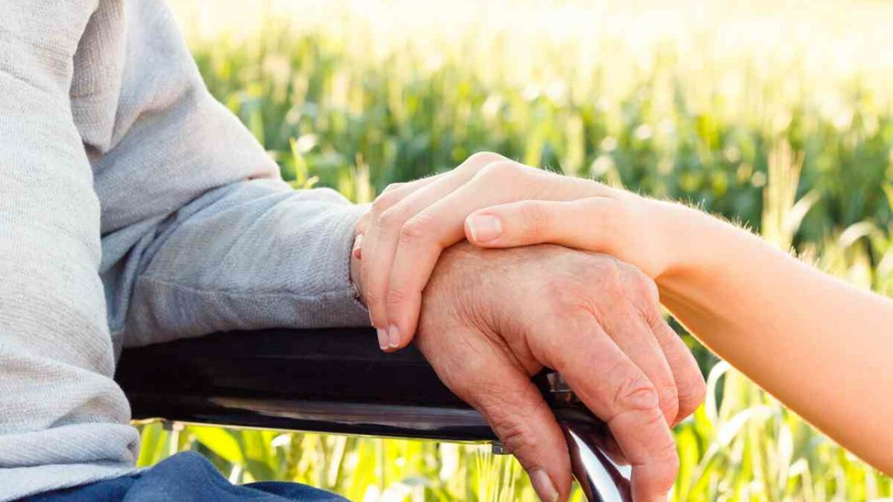 Enna, fondi di assistenza ai disabili: arriva il bonus per i caregiver