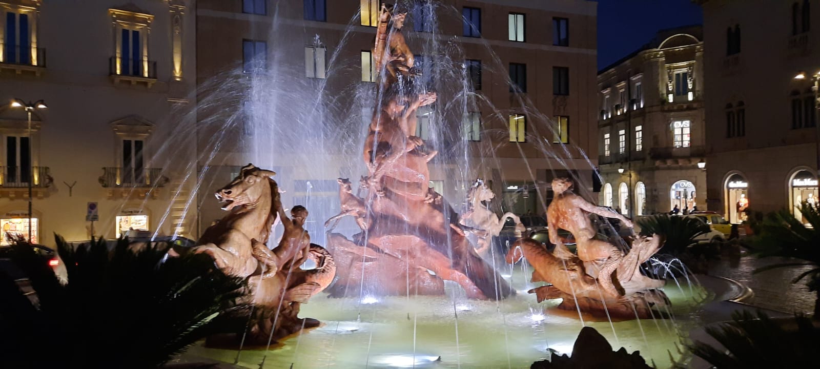 Siracusa, la fontana di Diana si rifà il look: le foto