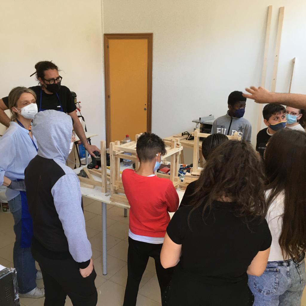 Furto di tutte le attrezzature delle Officine Zen alla scuola Leonardo Sciascia