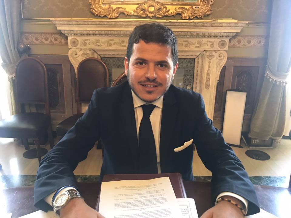 Regione Siciliana, chi è Gaetano Galvagno: il giovane “meloniano” nuovo presidente all’Ars