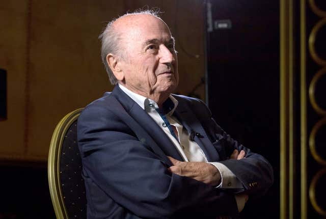 Fifa, l’ex presidente Blatter: “Un errore assegnare i Mondiali al Qatar”