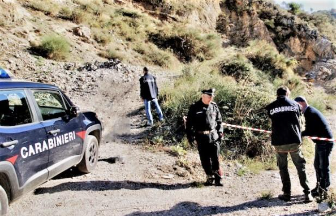 Cava abusiva di pietra arenaria ad Antillo: scatta la denuncia