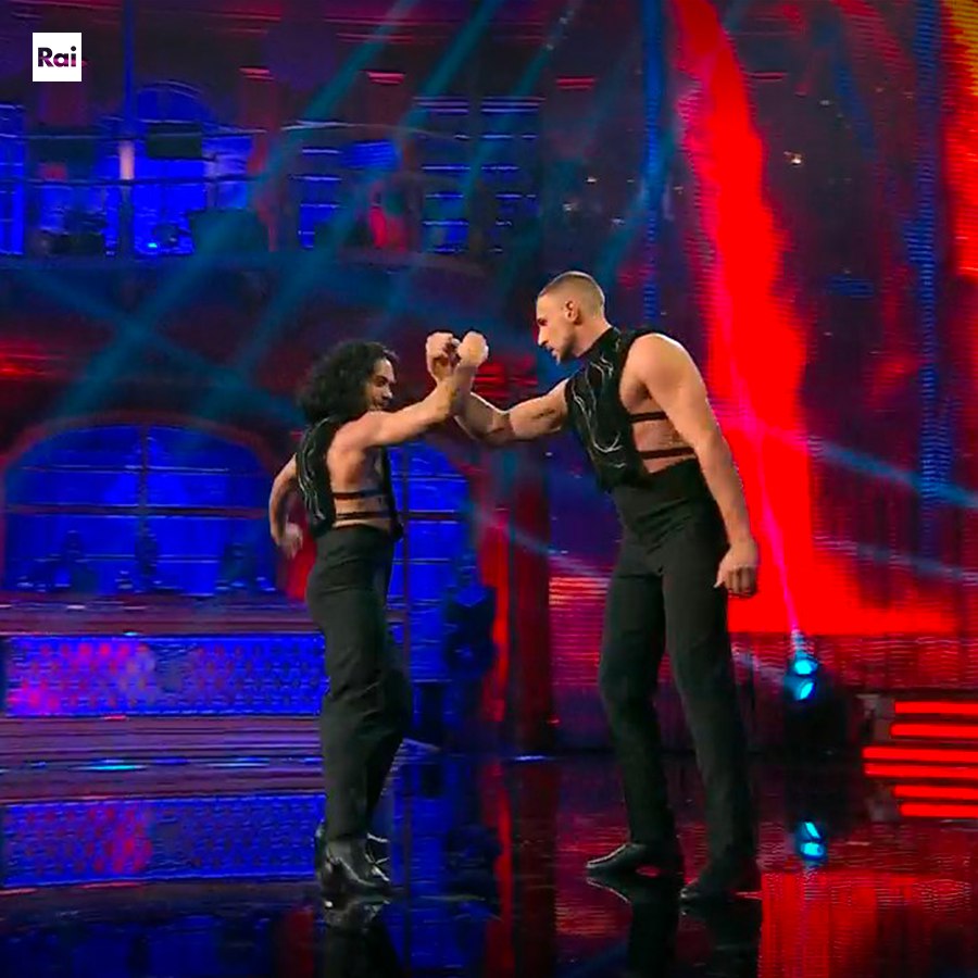 Ballando con le stelle 2022, due le coppie eliminate e una ritirata nella sesta puntata: chi sono Ballando con le stelle 2022, due le coppie eliminate e una ritirata nella sesta puntata: chi sono