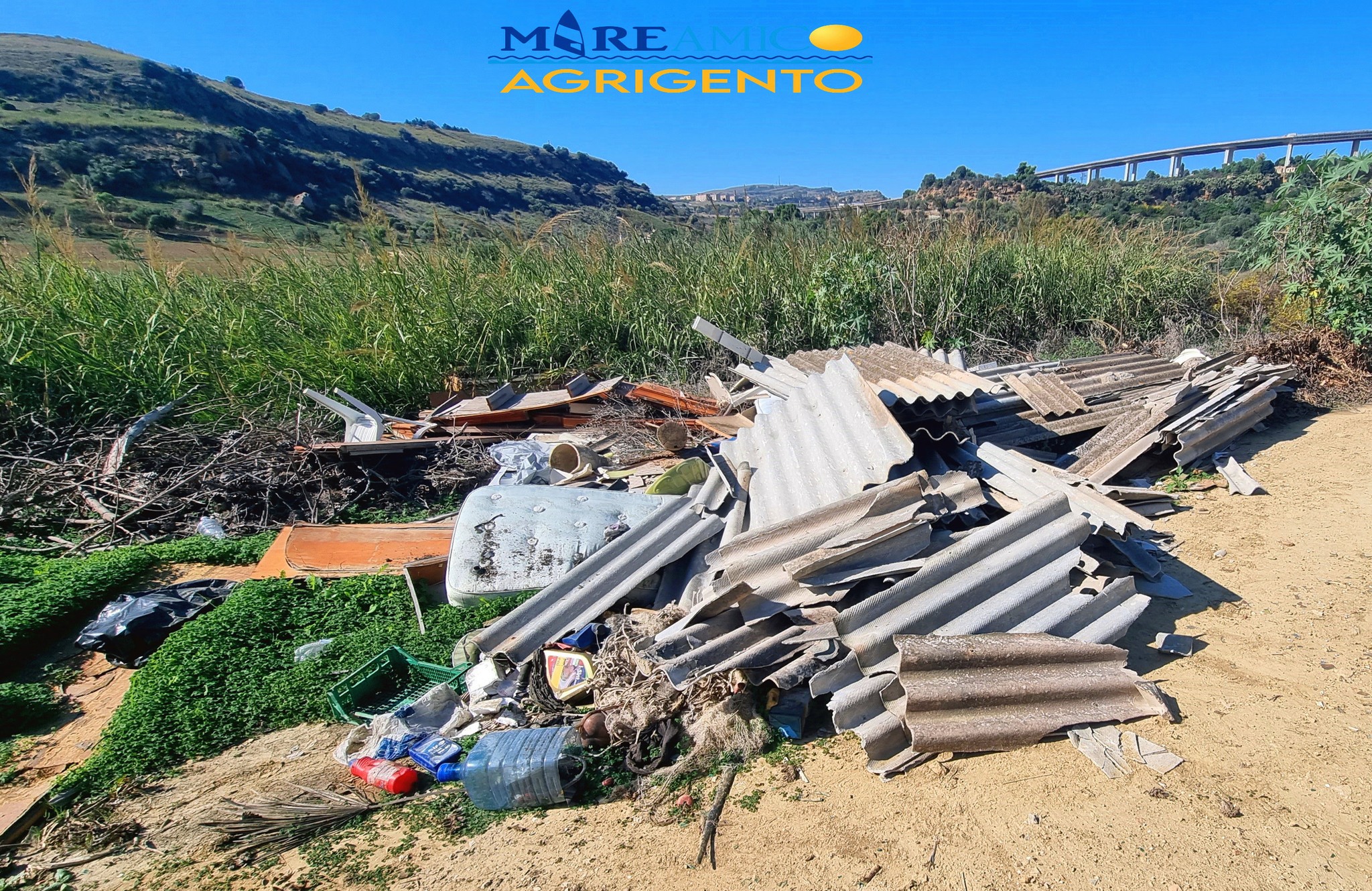 “Eternit nel cuore della Valle dei Templi”: la denuncia di Mareamico – FOTO e VIDEO