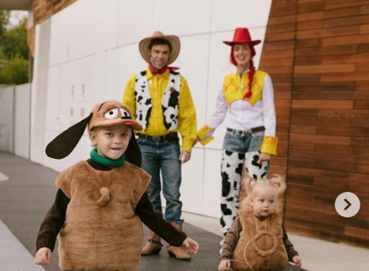 Halloween 2022, dai Ferragnez a Paris Hilton: costumi e feste dei VIP – FOTO