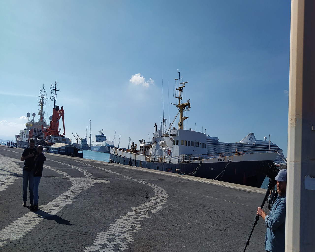 Galleria foto 'Humanity 1, tra tensioni e sollievo per lo sbarco: la testimonianza del medico di bordo' - foto 3