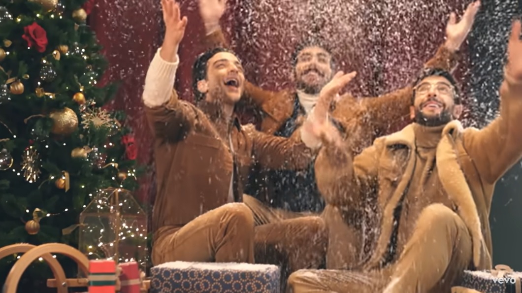 Il volo torna con Happy Xmas, cover del brano di Natale di John Lennon e Yoko Ono: il video