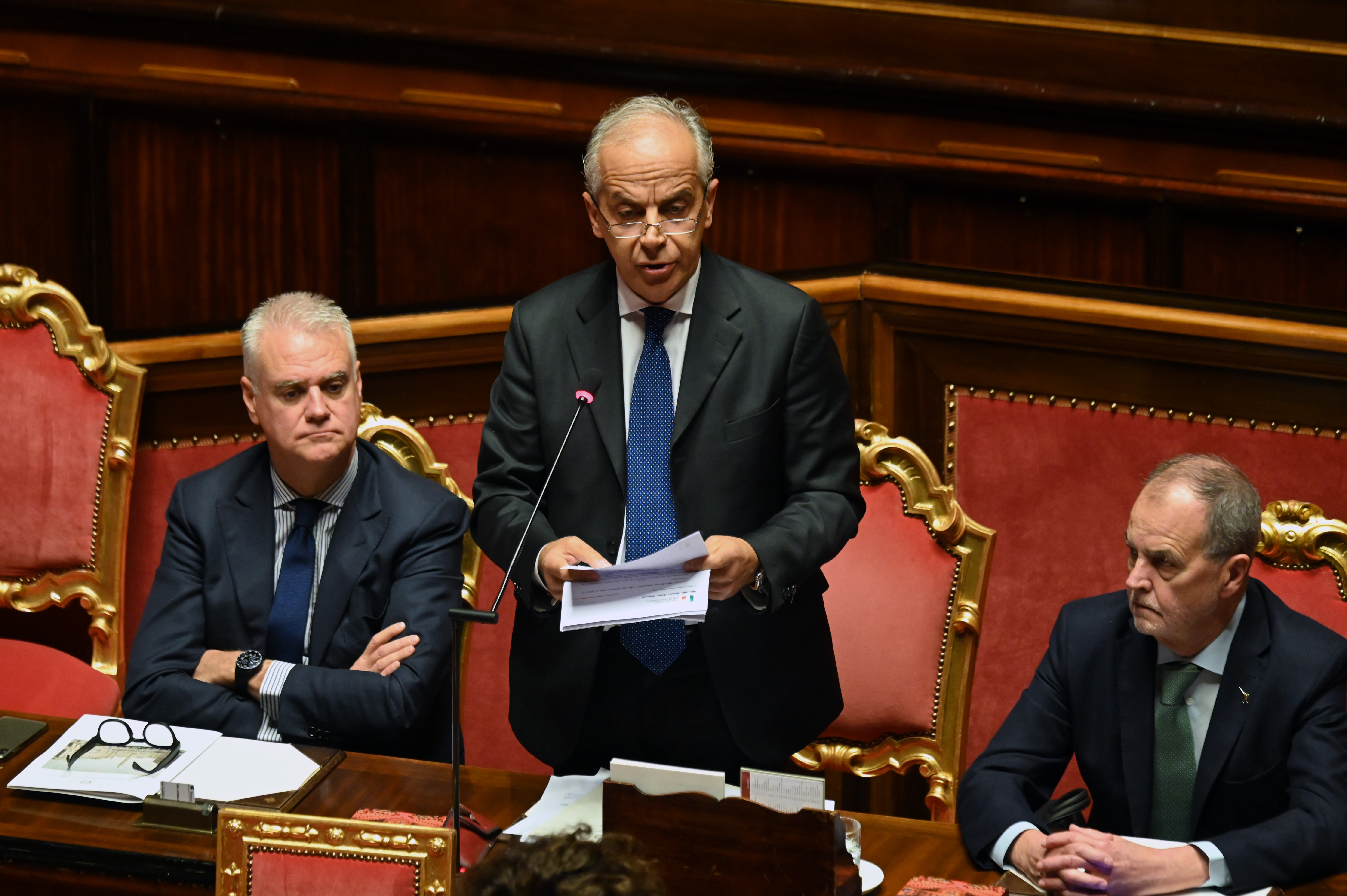 Migranti, il Governo pensa al “decreto flussi”: sanzioni a Ong e “selezione” dei bisognosi