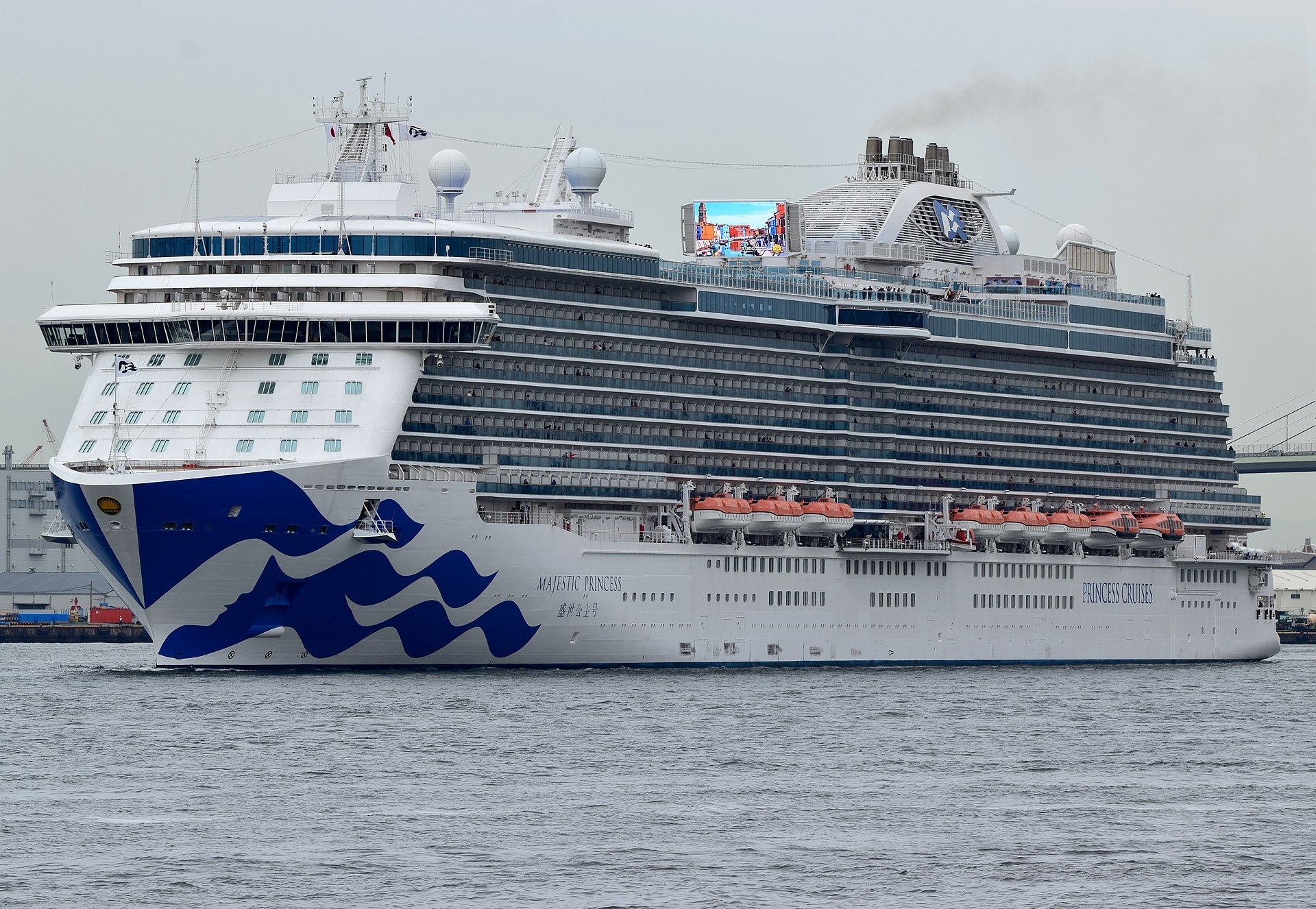 Crocierista muore in nave: l’equipaggio conserva cadavere nel frigo bar, la famiglia denuncia