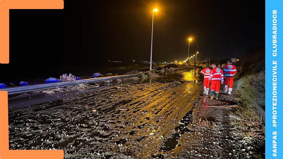 Maltempo in Sicilia, forti venti, temporali e mareggiate: disagi sull’isola