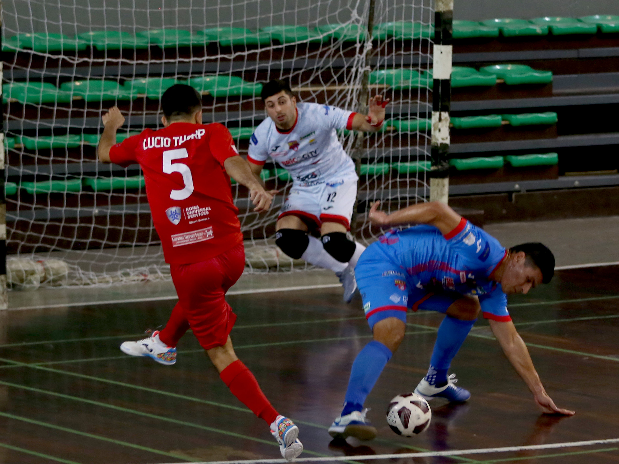 Calcio a 5, Meta Catania Bricocity-Ciampino 4-3: le immagini del match