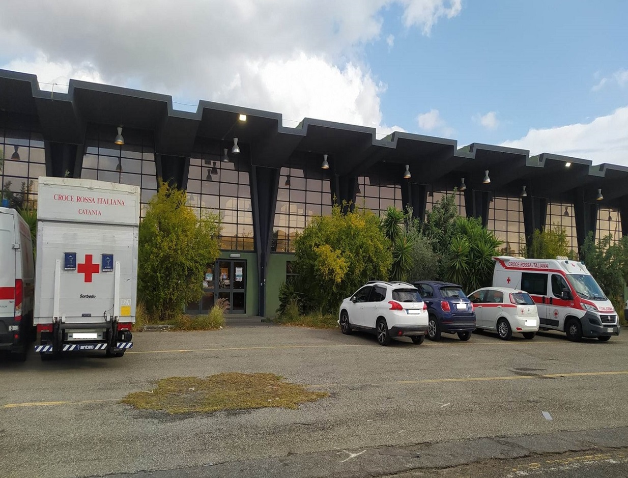 Migranti giunti a Catania su petroliera, alloggio a San Giuseppe La Rena. Presto nuovi collocamenti