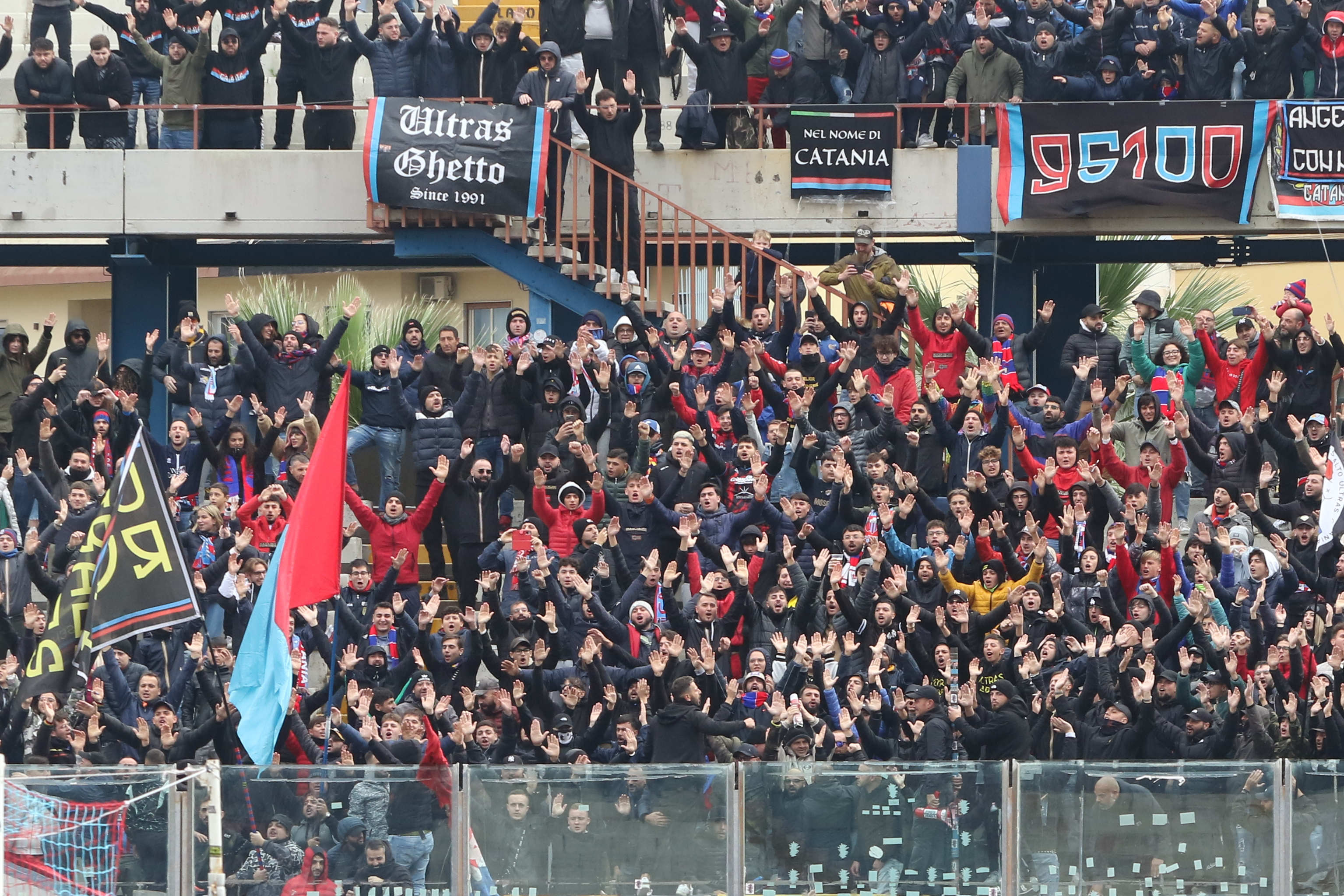 Catania-Acireale 1-0, tifosi allo stadio nonostante il maltempo: le FOTO più belle