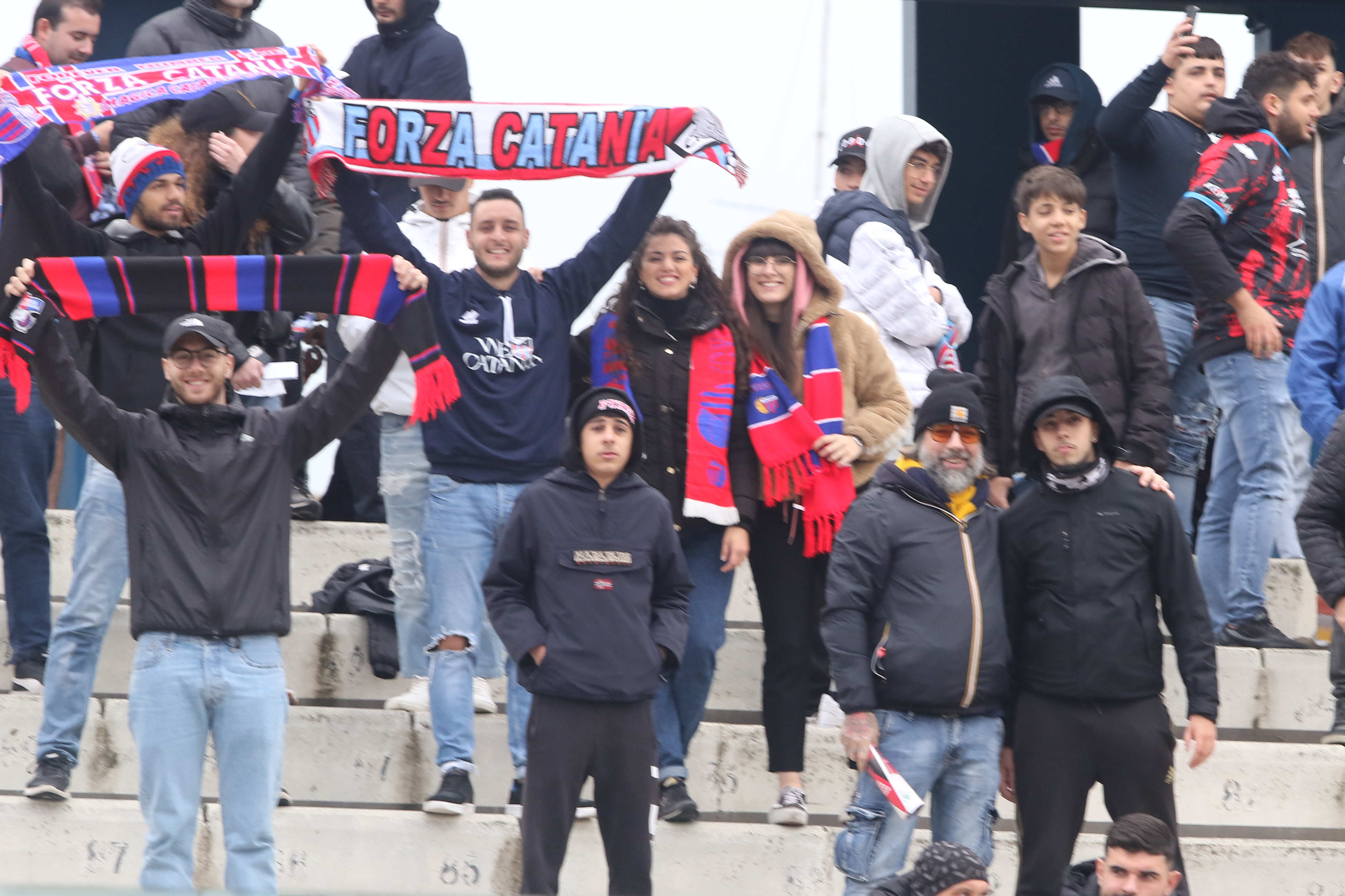 Catania-Acireale 1-0, tifosi allo stadio nonostante il maltempo: le FOTO più belle
