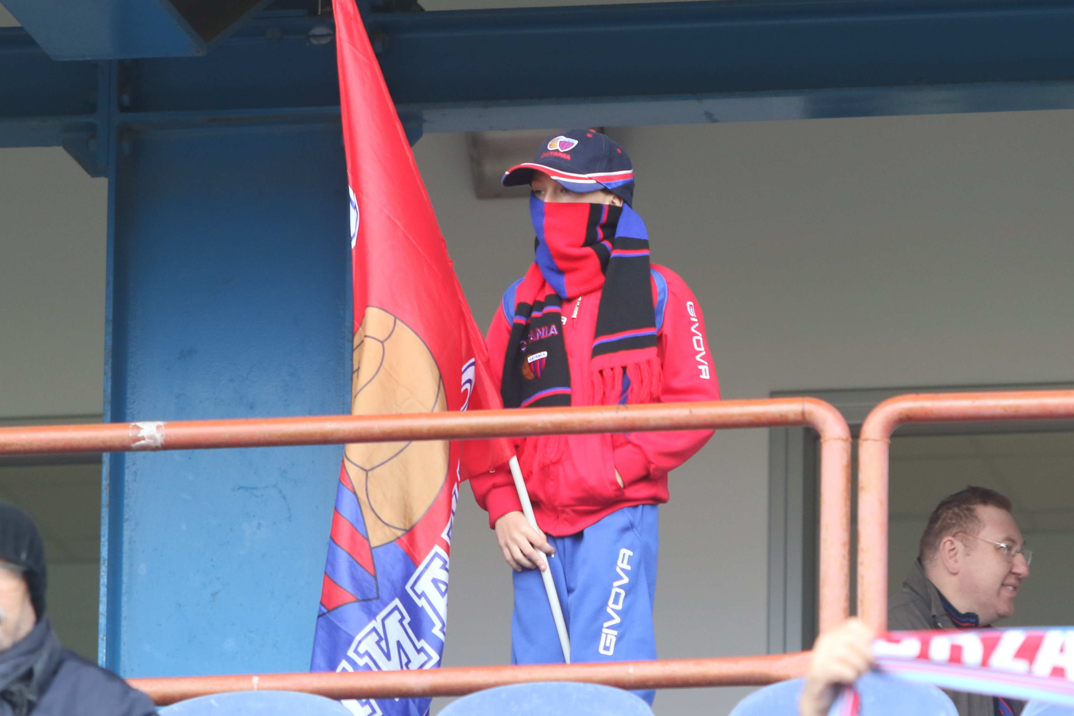Catania-Acireale 1-0, tifosi allo stadio nonostante il maltempo: le FOTO più belle