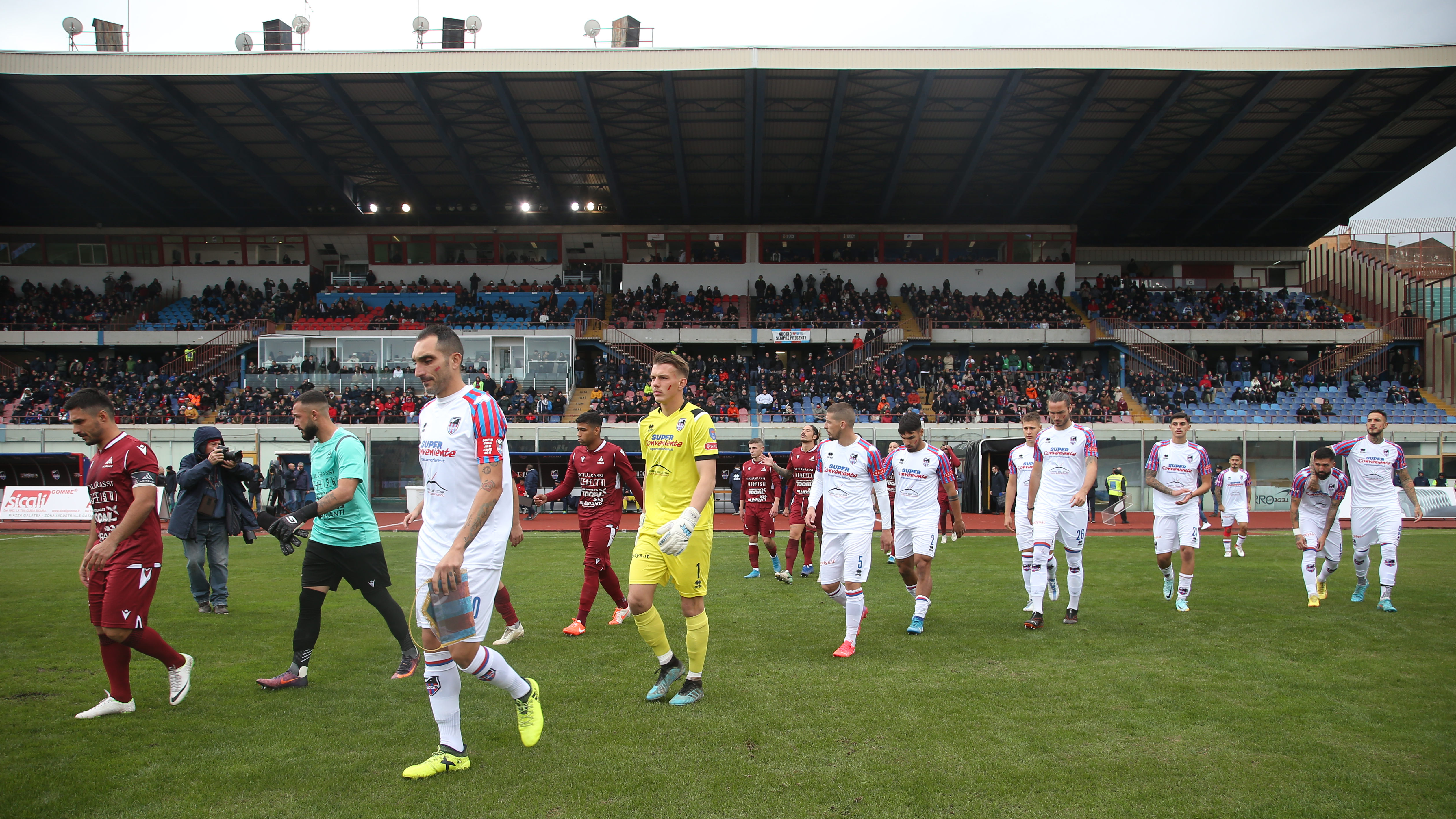 Catania-Acireale 1-0, tifosi allo stadio nonostante il maltempo: le FOTO più belle